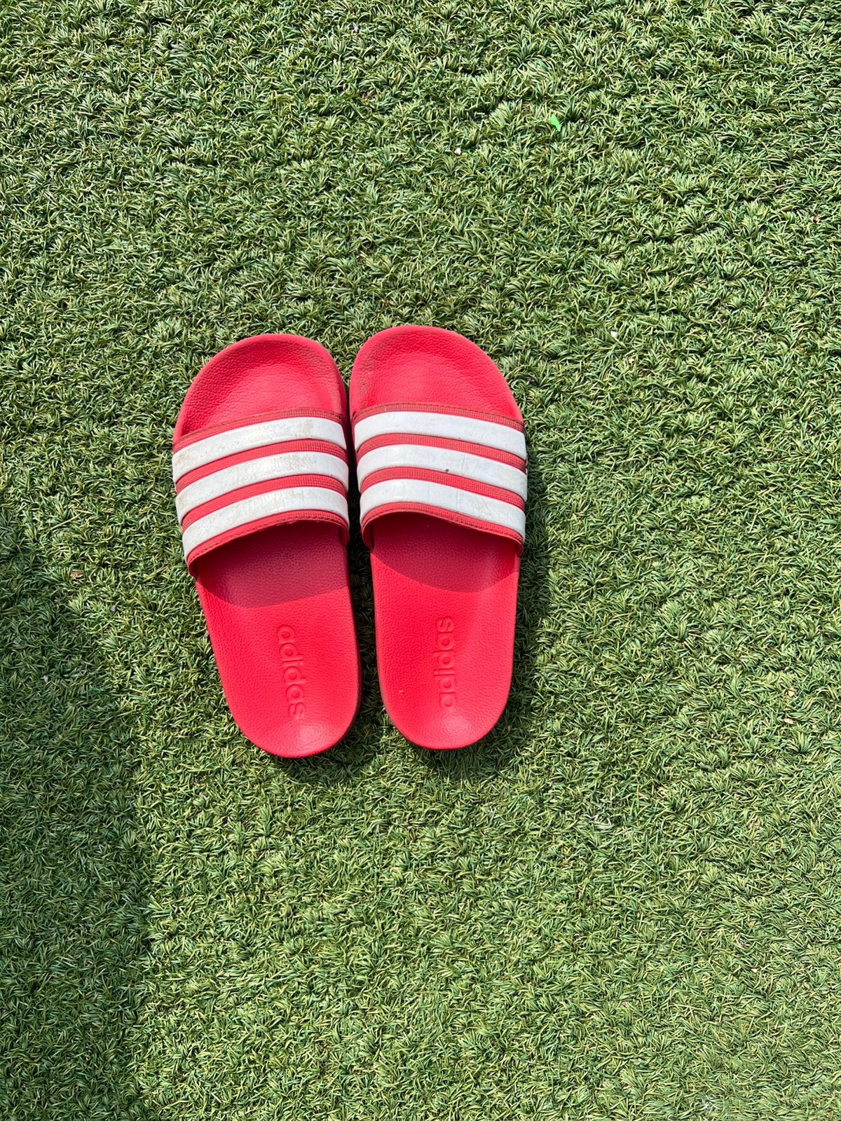 Adidas slippers maat 38,5, Ophalen of Verzenden, Zo goed als nieuw, Kleertjes