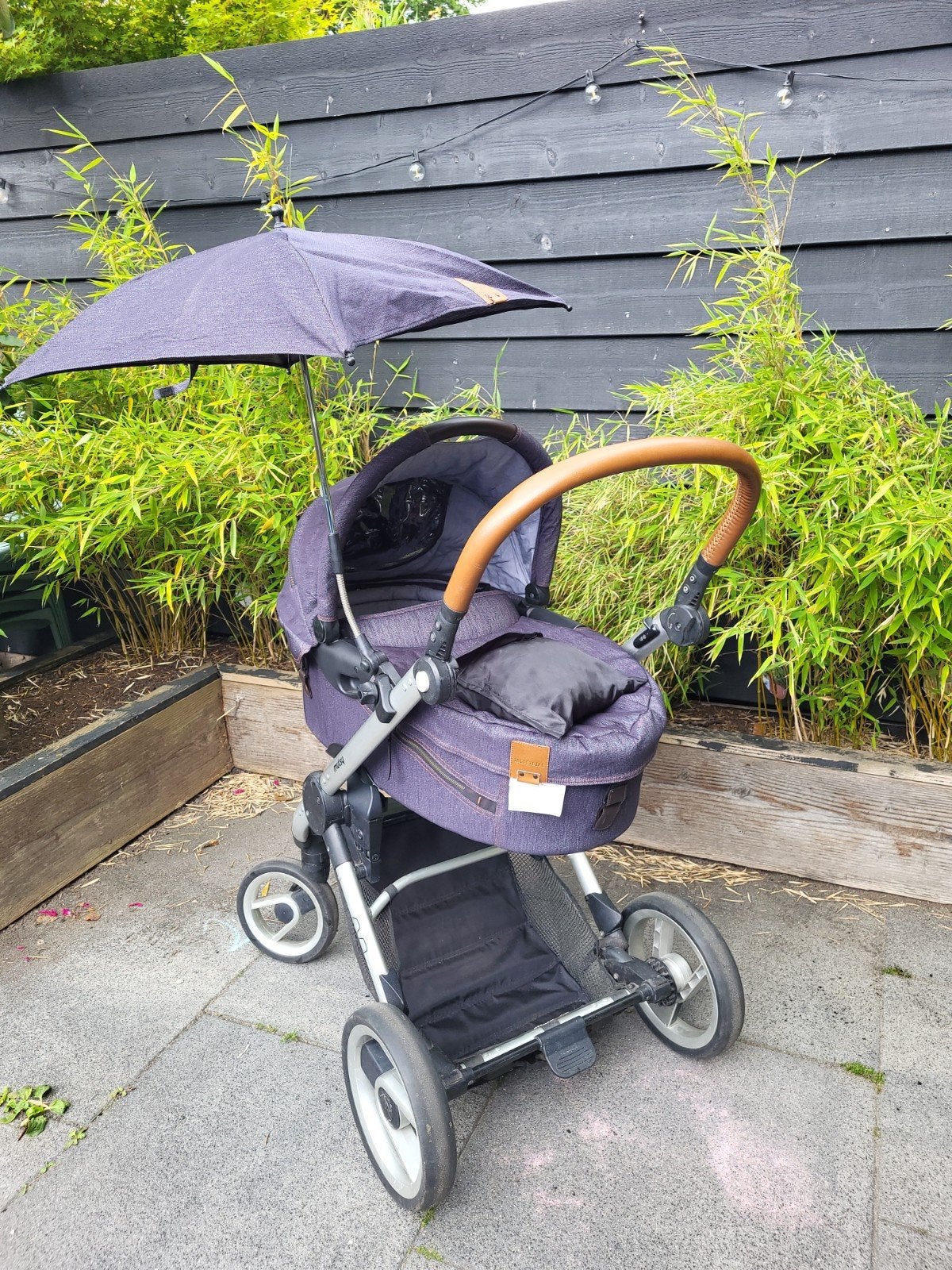 Mutsy evo kinderwagen met adapters en regenhoezen, Gebruikt, Ophalen of Verzenden, Combiwagen, Met reiswieg