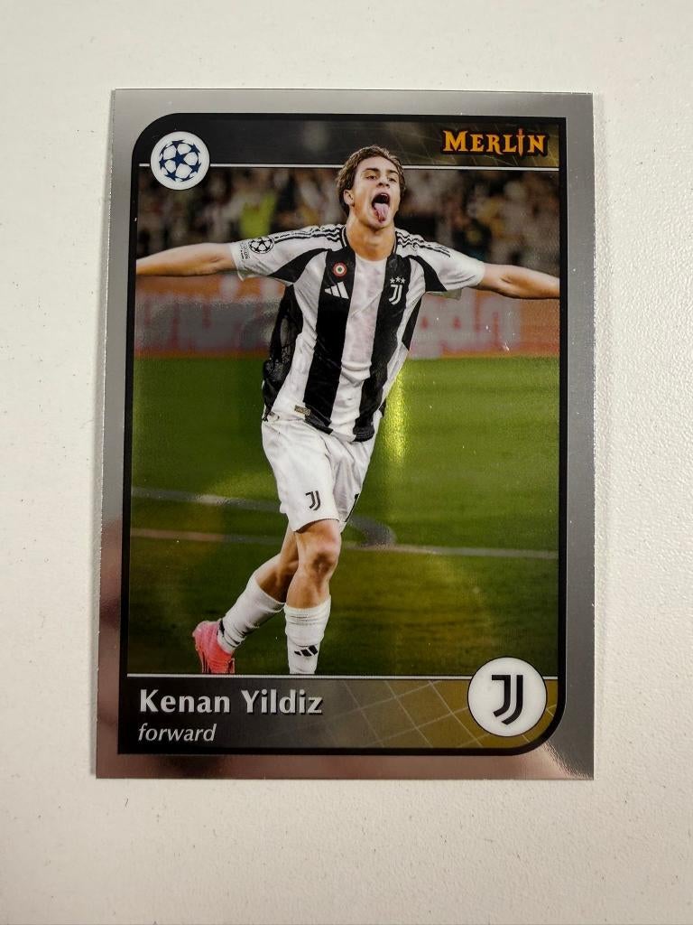 15 Kenan Yildiz Merlin 2024-25, Ophalen of Verzenden, Nieuw, Buitenlandse clubs, Poster, Plaatje of Sticker