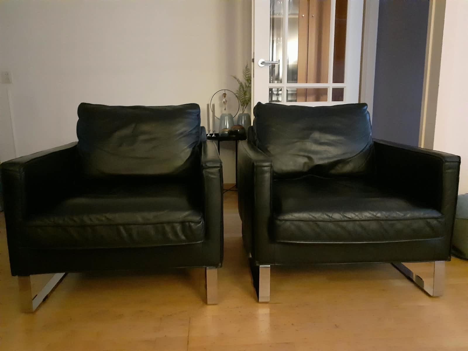 Twee zwarte leren ikea fauteuils, Ophalen, Gebruikt, Leer, 75 tot 100 cm