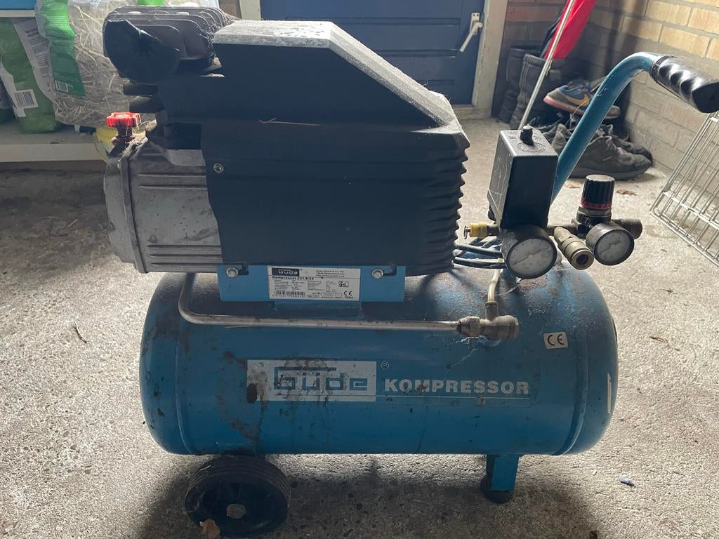 Güde Kompressor (zie beschrijving), Doe-het-zelf en Verbouw, Compressors, Ophalen, Gebruikt, 6 tot 10 bar, 25 tot 100 liter