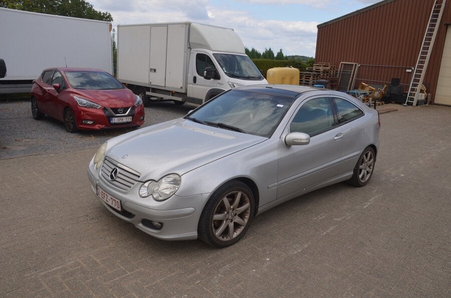 Mercedes-Benz C180 2004 | 1.8  | € Super Prijs | Compleet, Auto's, 143 pk, Handgeschakeld, Particulier, Zilver of Grijs