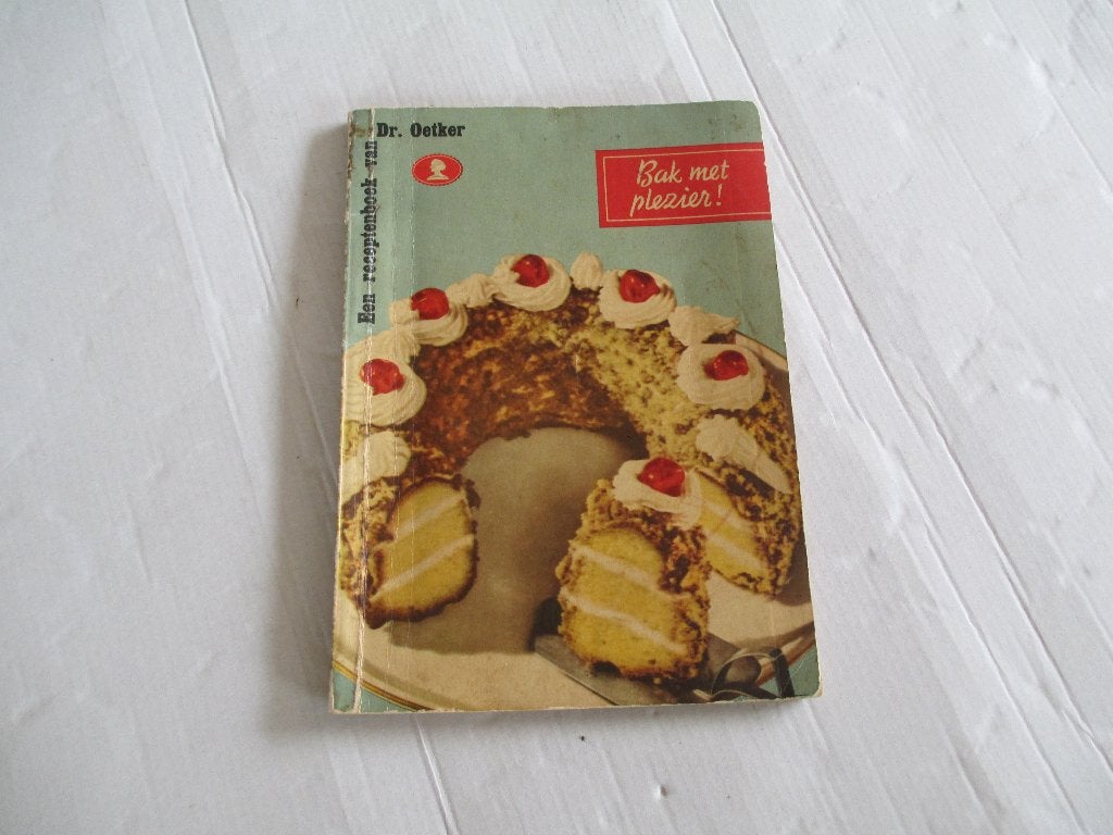een receptenboek van dr. oetker - bak met plezier!, Ophalen of Verzenden, Gelezen, Nederland en België