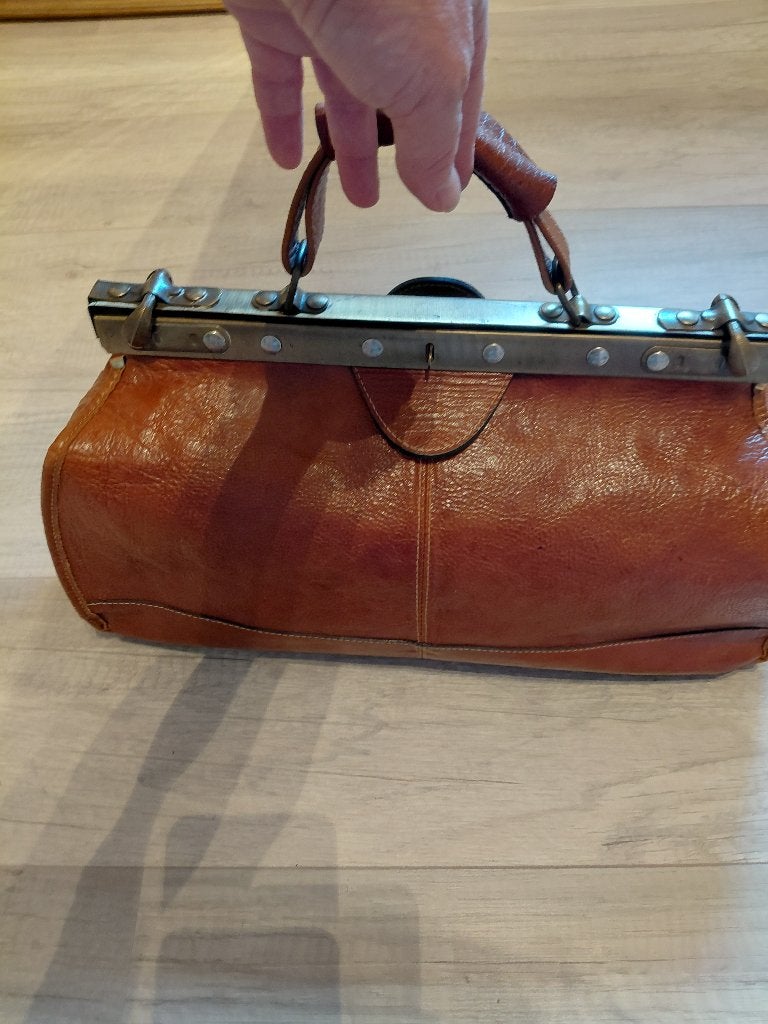 Vintage dokterstas leder, 40 tot 60 cm, Gebruikt, Bruin, Minder dan 35 cm
