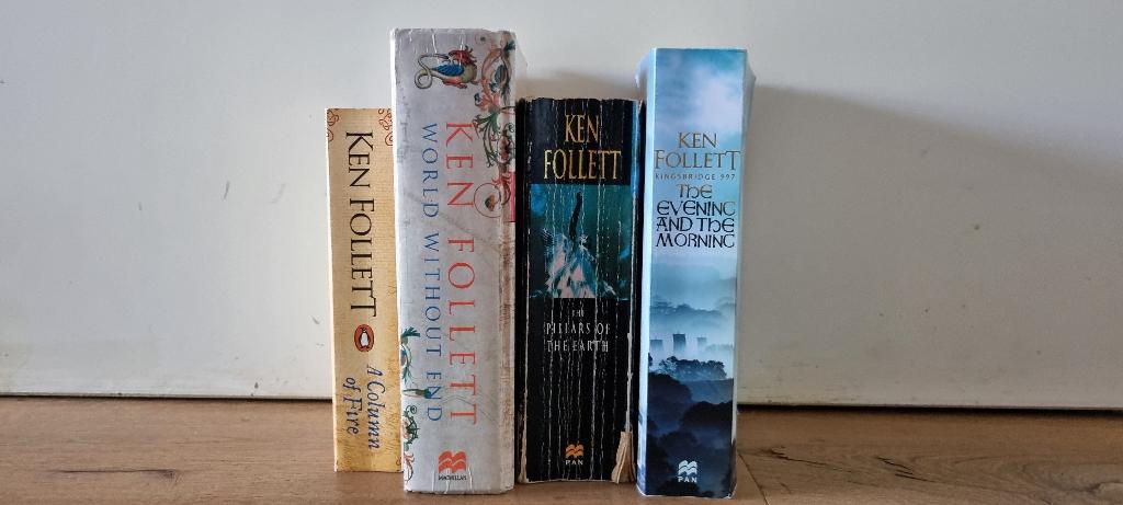 Ken Follet - Kingsbridge complete serie - Engels, Boeken, Ophalen of Verzenden, Gelezen, Ken Follett