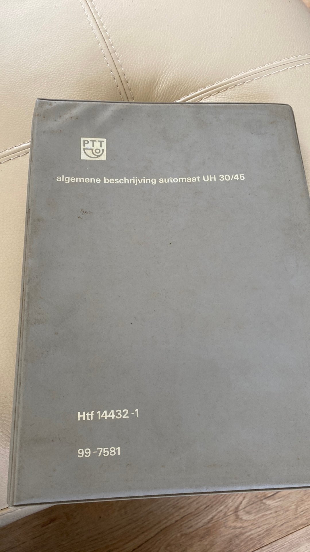 Philips UH30 en 45 documentatie, Ophalen of Verzenden, Gebruikt, Analoge centrale