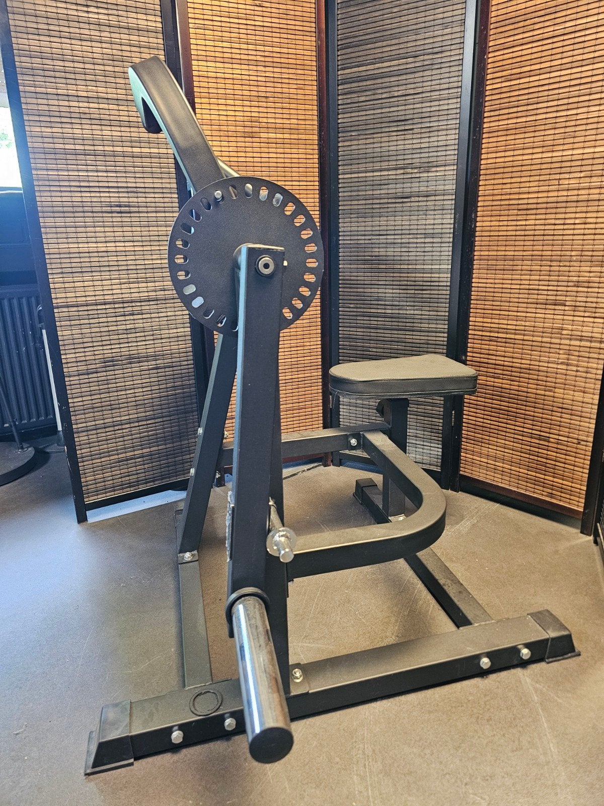 SQMIZE Professionele Biceps- en Tricepsmachine, Ophalen, Zo goed als nieuw, Krachtstation