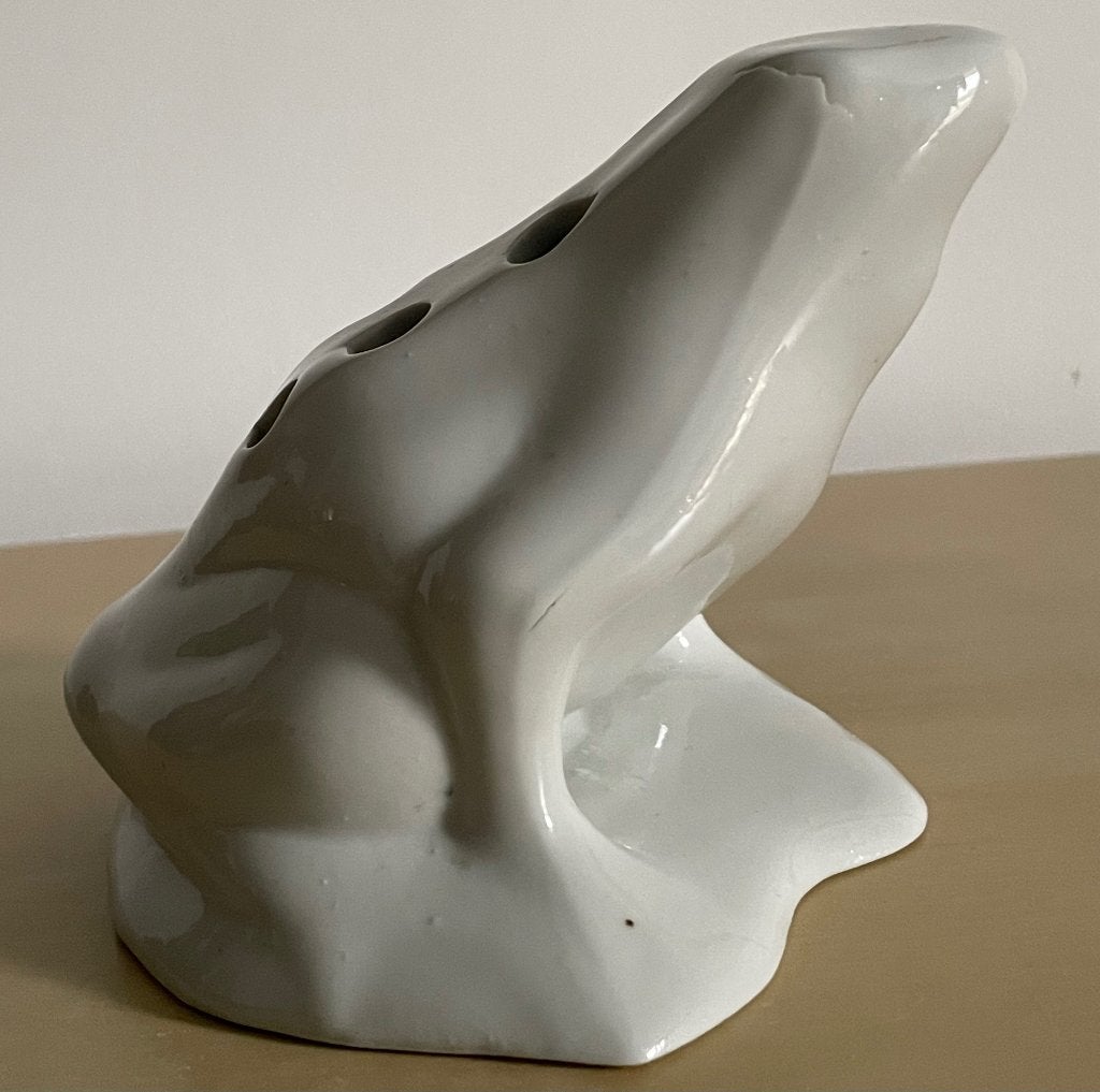 Franse art deco rozensteker kikker wit porselein gemerkt, Ophalen of Verzenden