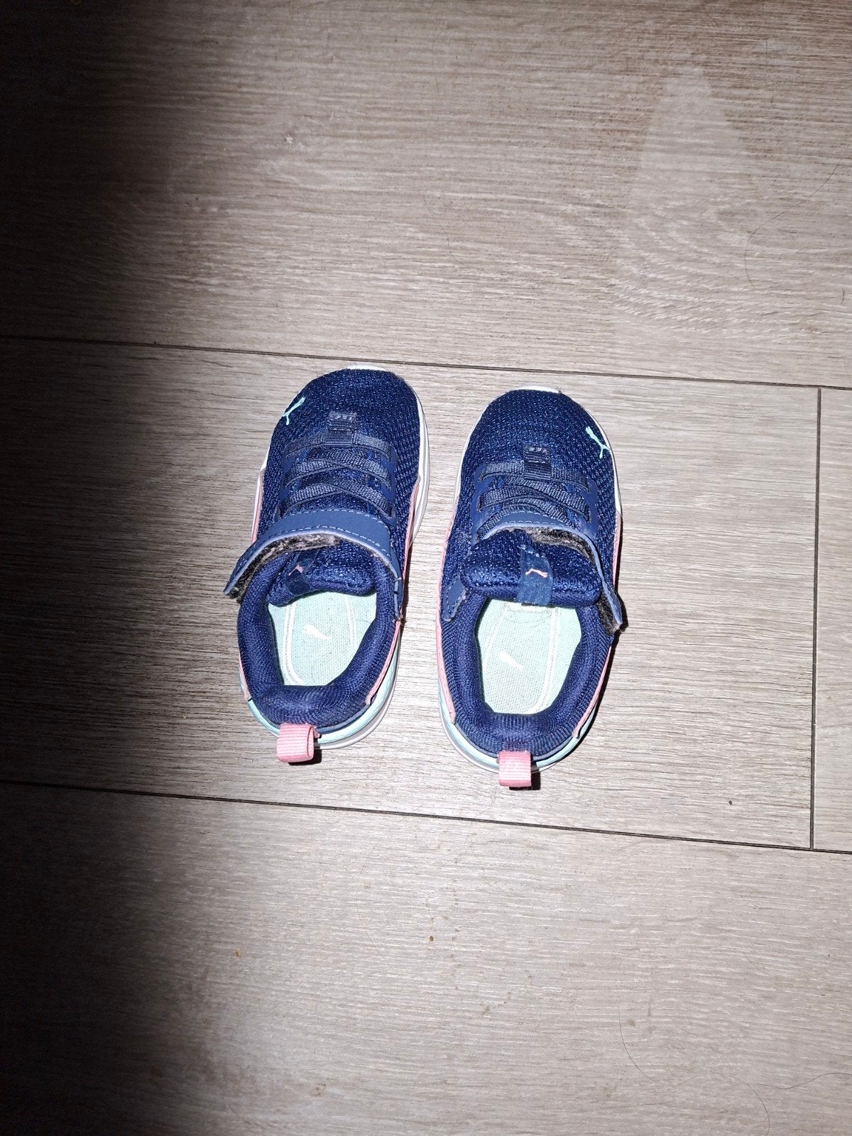 Leuke kinderlaarsjes en Puma sneakers, diverse maten, Gebruikt, Meisje, Puma, Ophalen of Verzenden