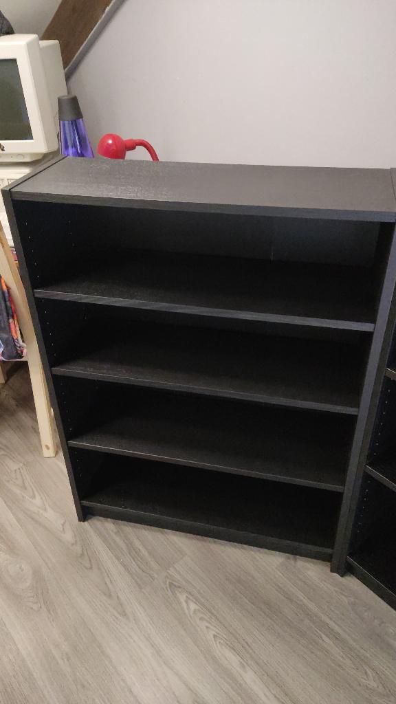 IKEA Billie Boekenkast Zwart, Huis en Inrichting, Kasten | Boekenkasten, Ophalen, Met plank(en), Gebruikt, 100 tot 150 cm