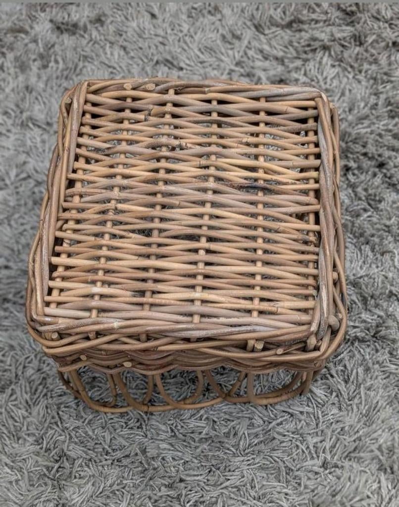 Prachtige rotan mand bamboe of als bijzettafel!, Mand, Vierkant, Ophalen of Verzenden, Zo goed als nieuw
