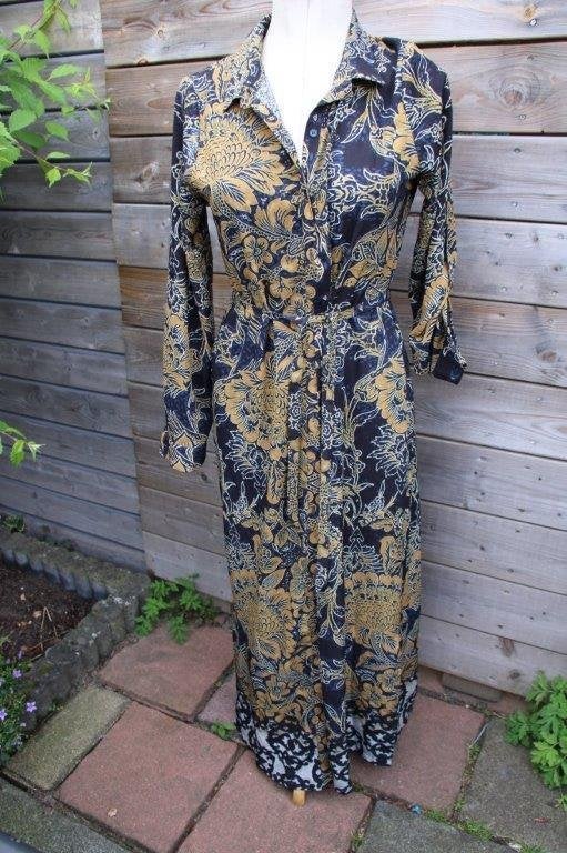 Doorknoopjurk zwart/ oker Lizzy & Coco mt S Maxi Vaste prijs, Kleding | Dames, Zwart, Ophalen of Verzenden, Maat 36 (S), Onder de knie