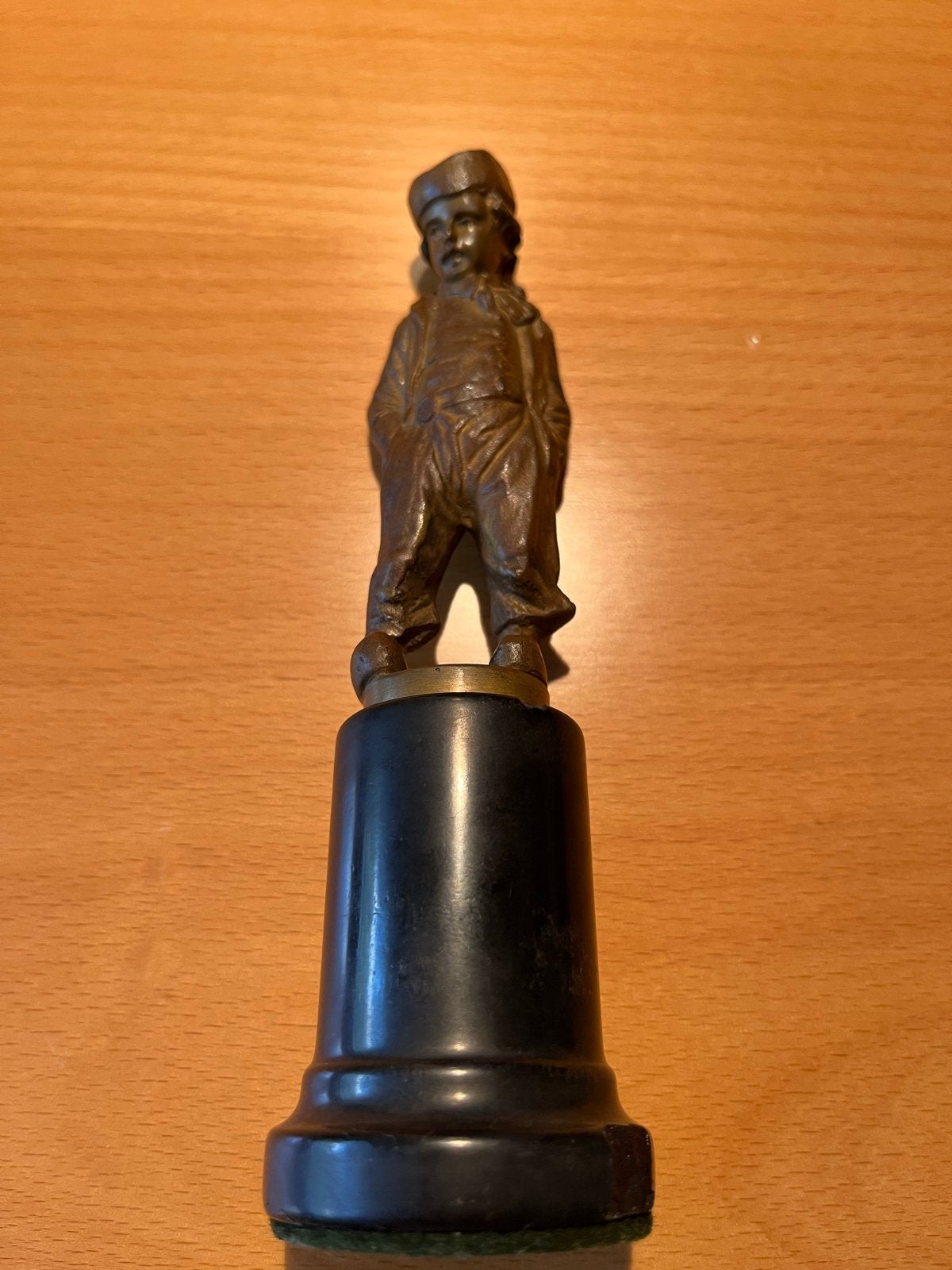 Volendam door O. Opitz 16,5 cm, Minder dan 20 cm, Ophalen of Verzenden, Brons, Gemerkt
