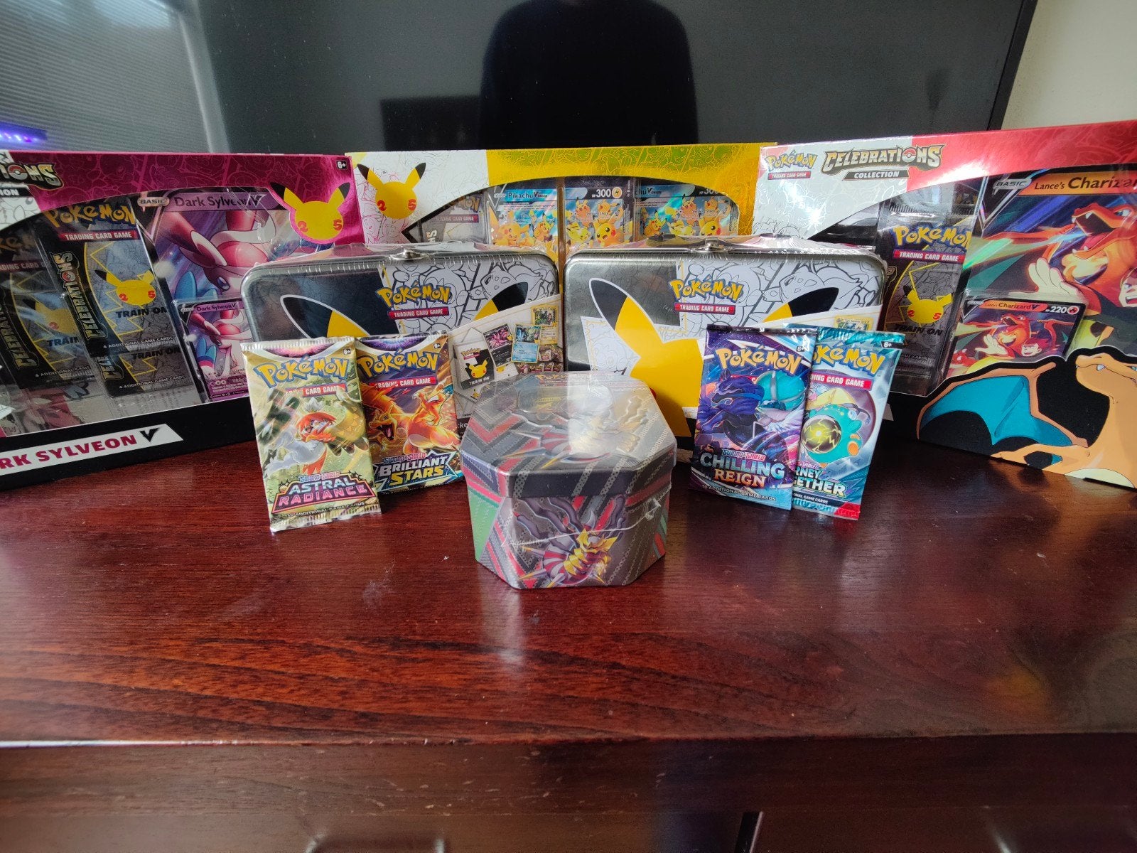Pokémon Celebrations 25th Anniversary & Booster Bundel, Hobby en Vrije tijd, Verzamelkaartspellen | Pokémon, Ophalen, Nieuw, Overige typen