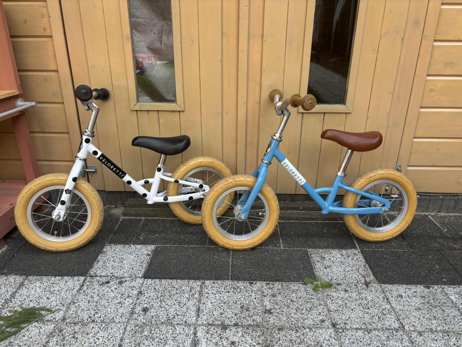 Twee Veloretti loopfietsen, Ophalen, Zo goed als nieuw, Minder dan 16 inch