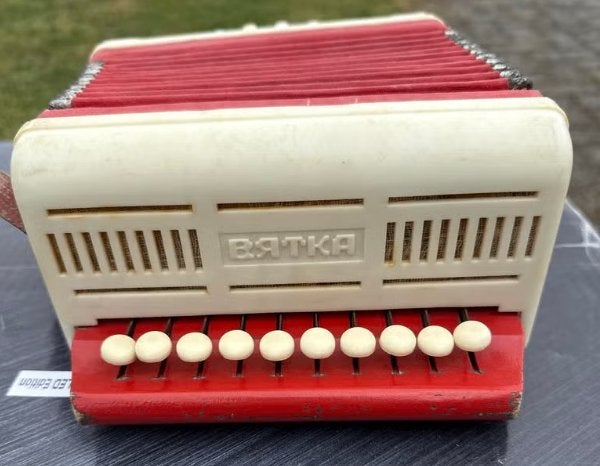 Russische BÄTKA Accordeon - Rood/Wit, Overige merken, Gebruikt, Overige formaten, Ophalen of Verzenden
