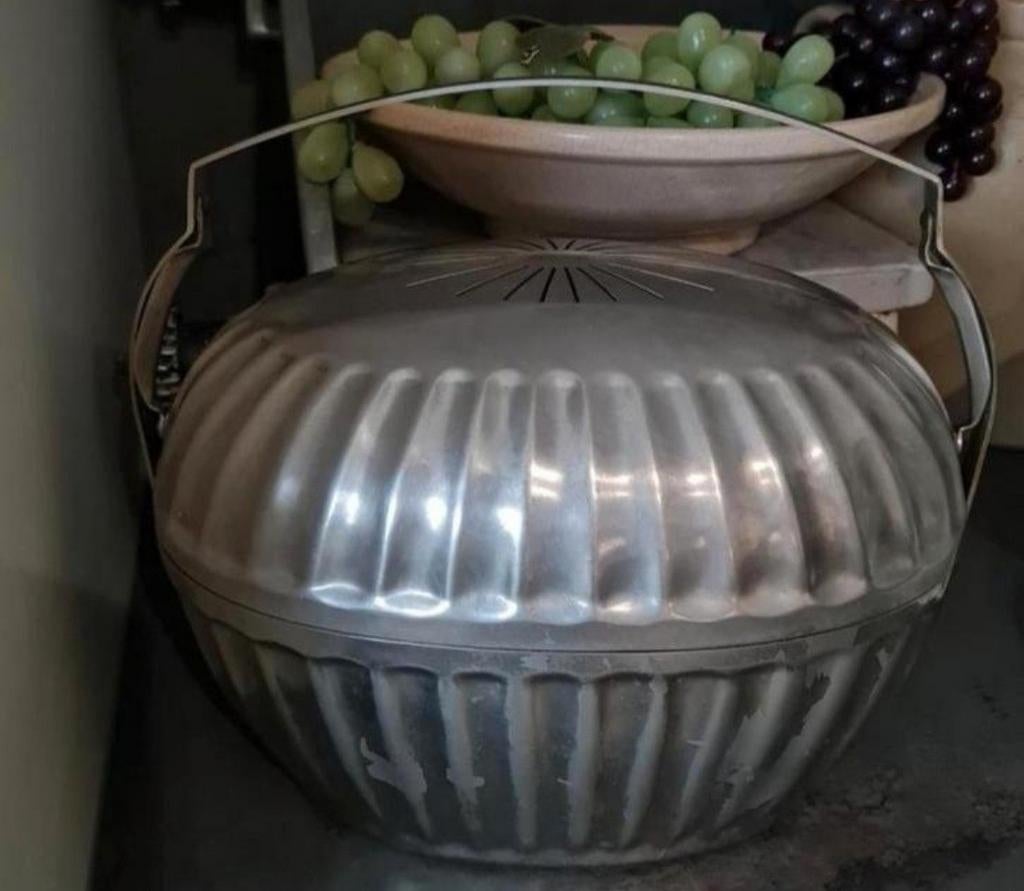 Oude theepot verwarmer Metawa Tiel Holland, Ophalen of Verzenden
