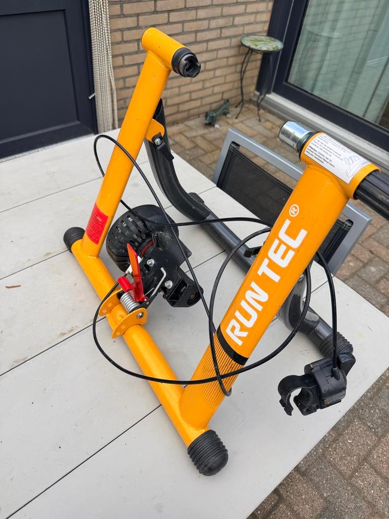 Run Tec Fietstrainer - Indoor Fiets Training, Fietsen en Brommers, Fietsonderdelen, Gebruikt, Overige typen, Staal, Racefiets