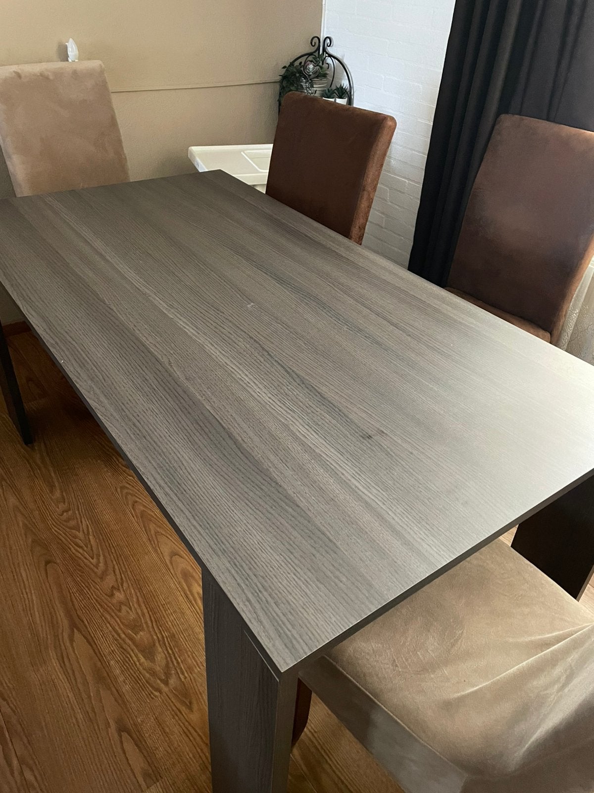 Eettafel bijna nieuw, Ophalen, Zo goed als nieuw, 4 tot 6 stoelen