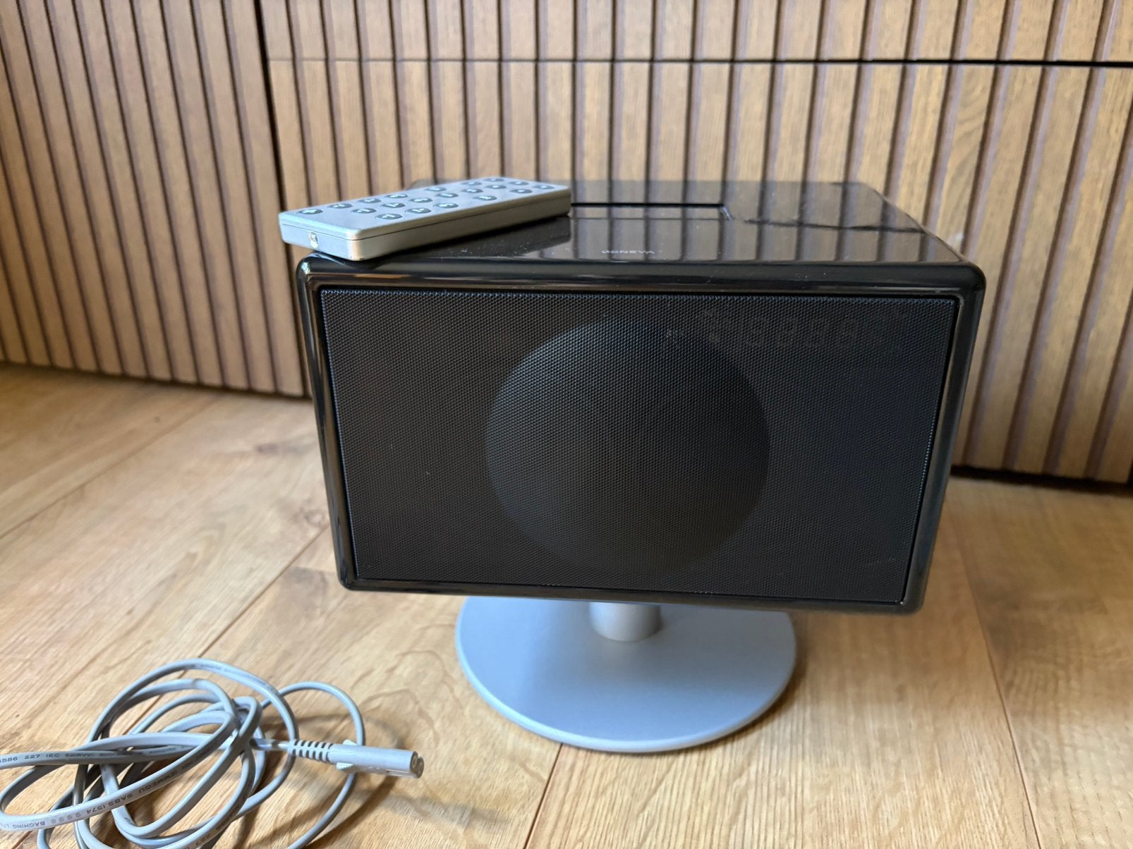 Klassieker Geneva Radio Ipod speler zwart, Ophalen of Verzenden, Zo goed als nieuw, Dock of Kabel