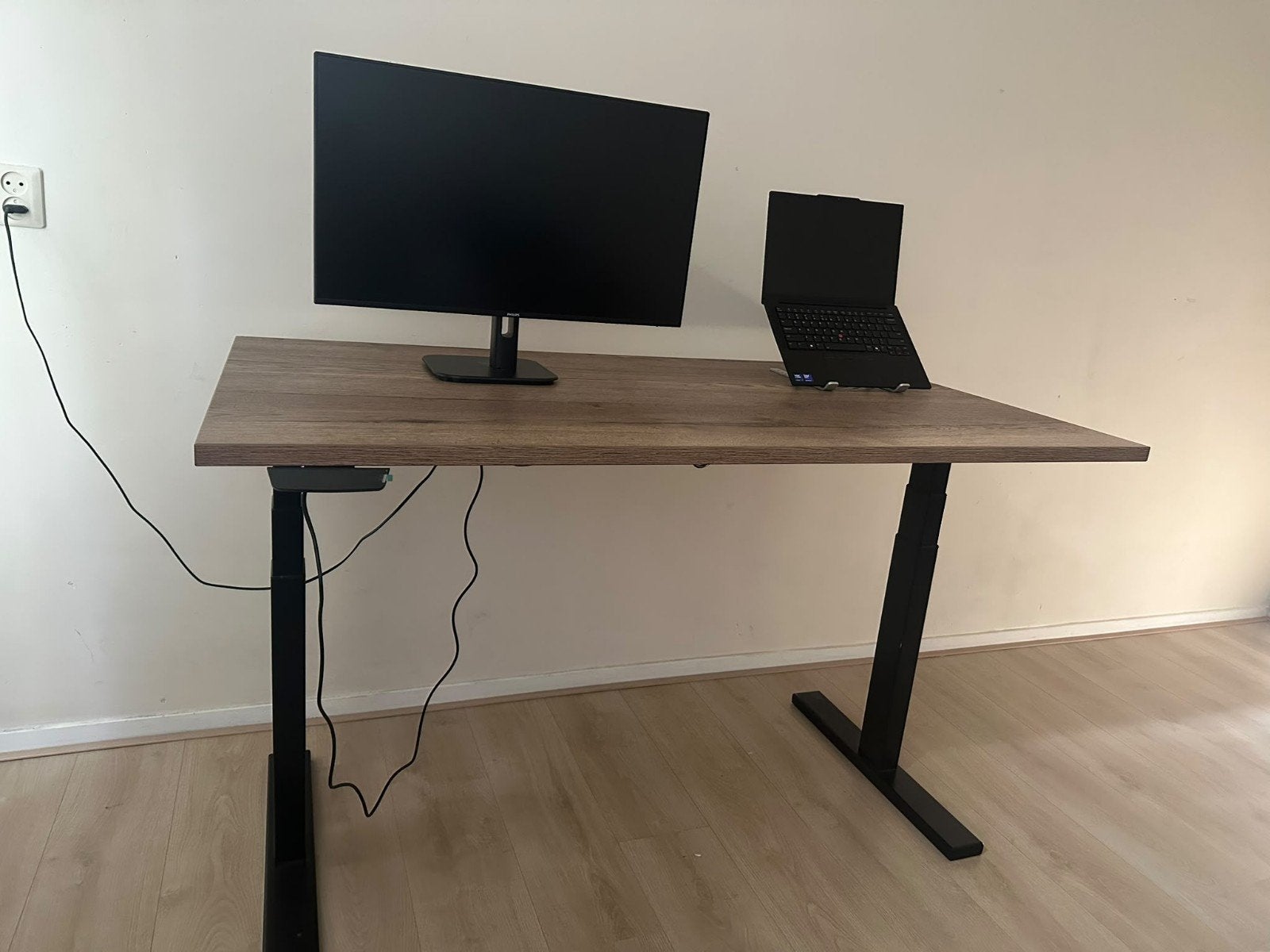 Elektrisch zit-sta bureau Ivono Kato PRO 140x80 cm, Ophalen, Elektrisch, Gebruikt