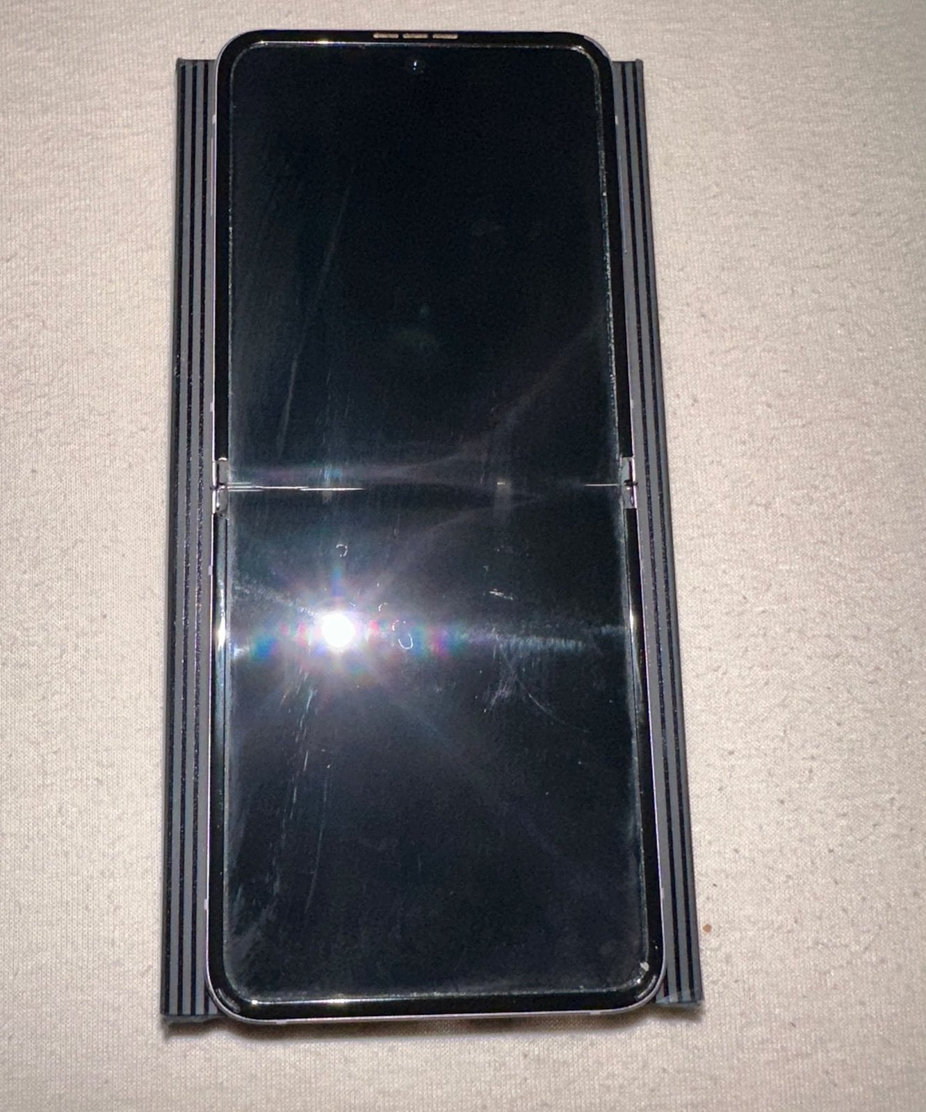 Foto 3 van Samsung Galaxy Z Flip4 met 128 GB