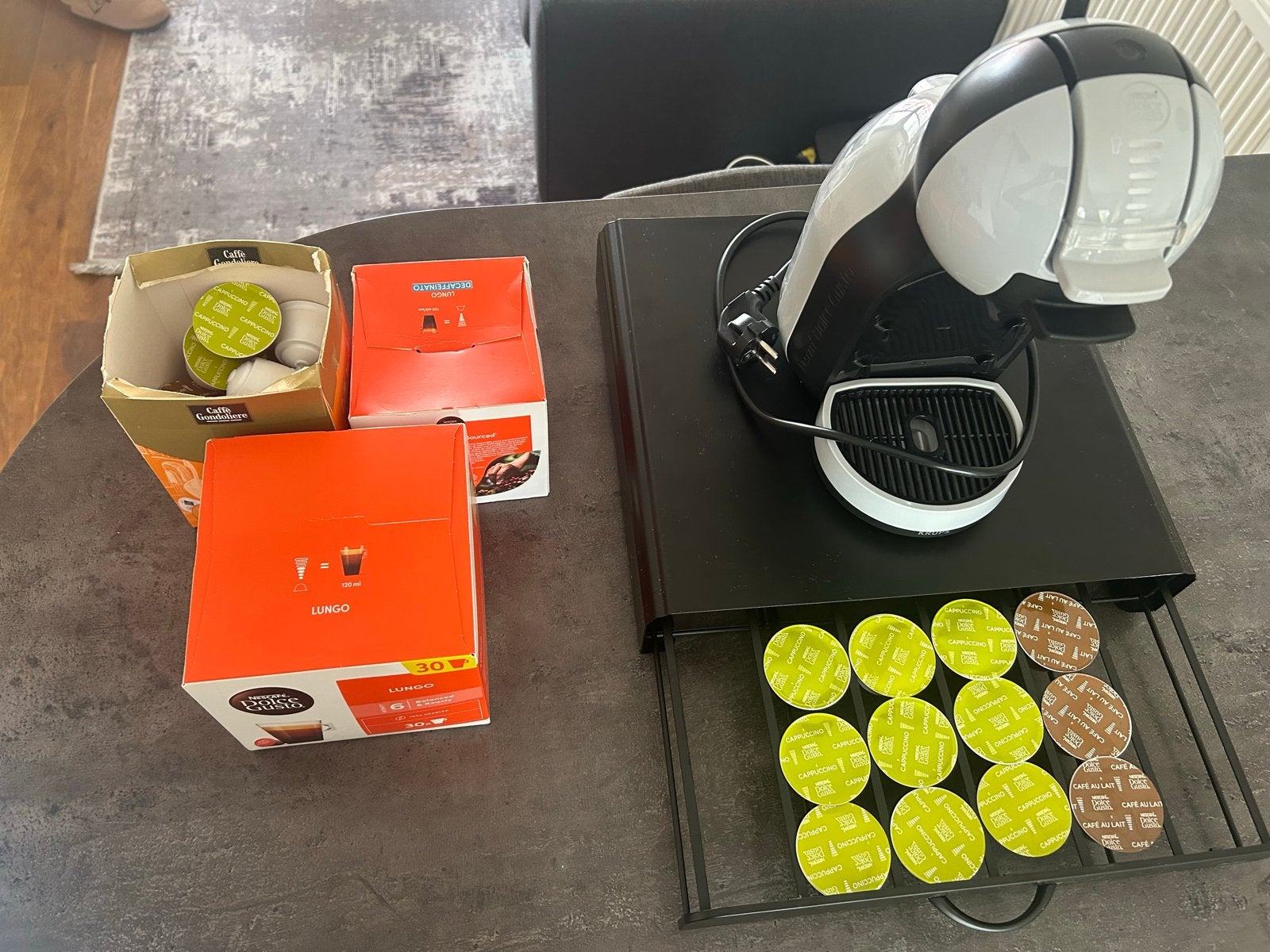 Nescafé Dolce Gusto mini me met capsulehouder, Witgoed en Apparatuur, Koffiemachine, Ophalen of Verzenden, Zo goed als nieuw, 1 kopje