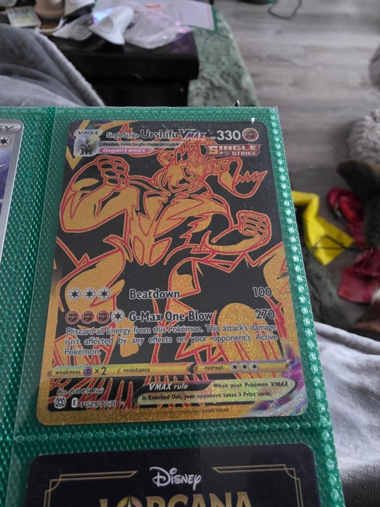 Pokémon Kaart: Single Strike Urshifu VMAX (TG29/TG30), Ophalen of Verzenden, Zo goed als nieuw, Losse kaart, Foil