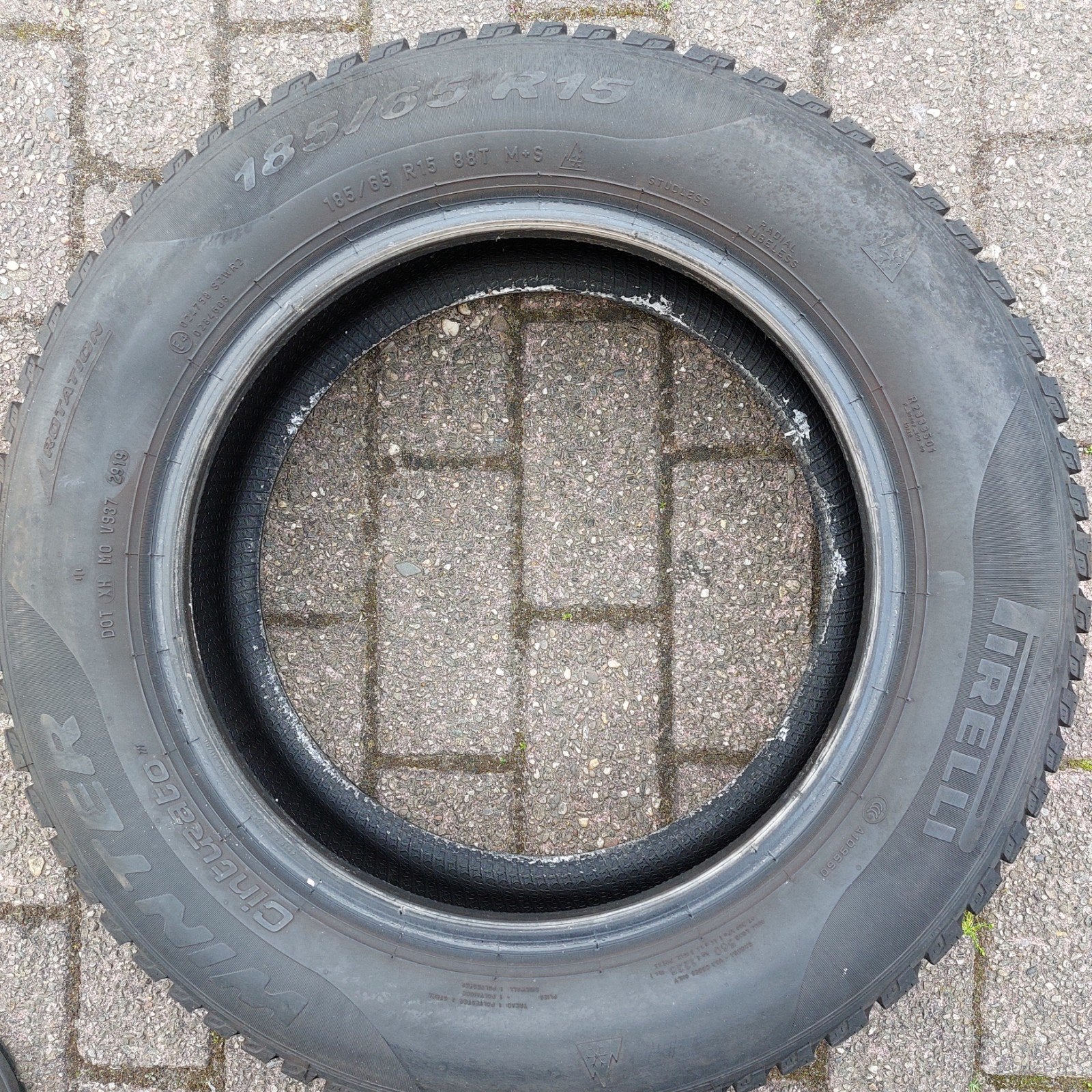 Winterbanden VW Polo Uniroyal 185x65x15 weinig km, Ophalen, Gebruikt