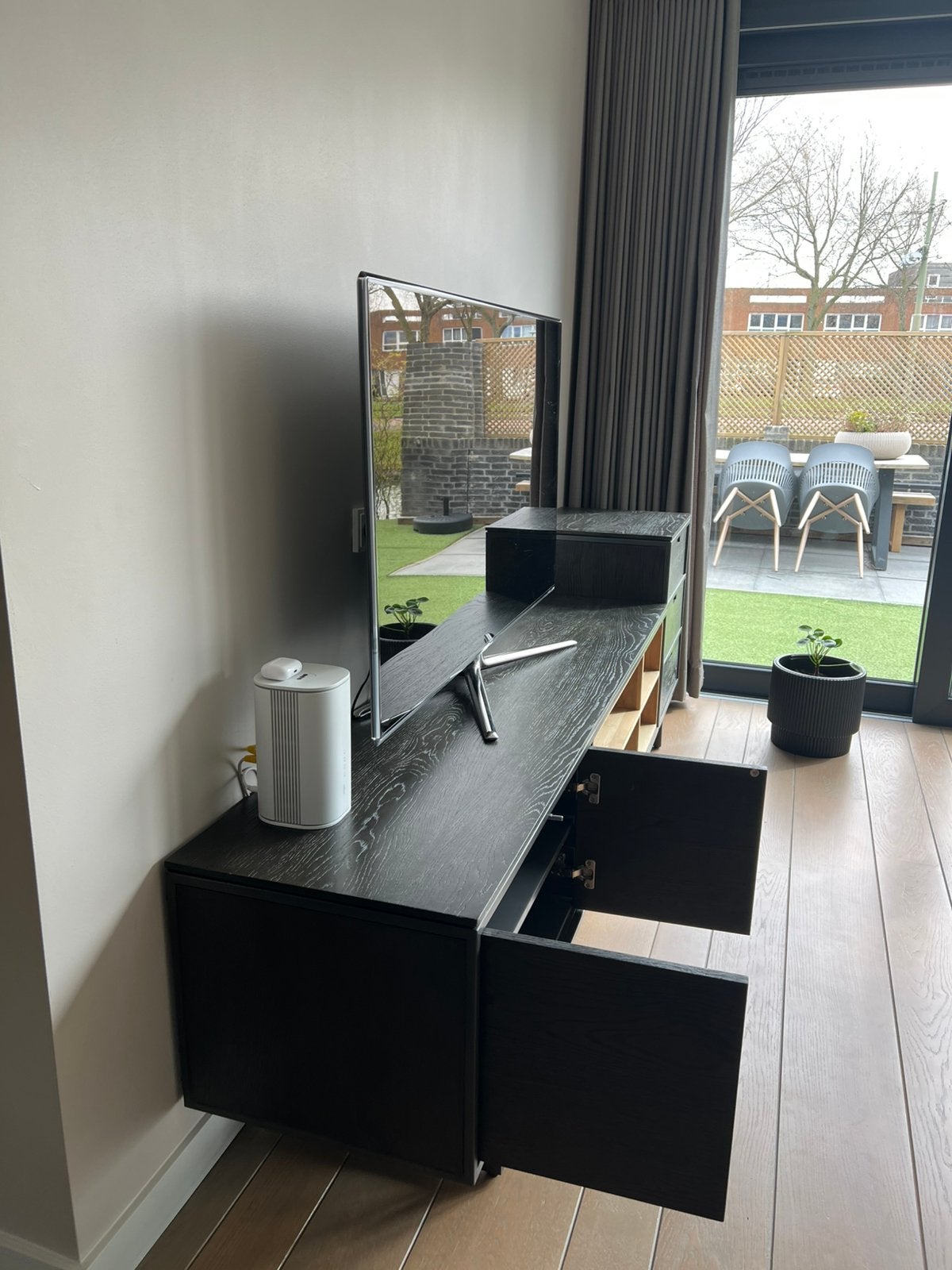 Xooon Moniz, Huis en Inrichting, Ophalen