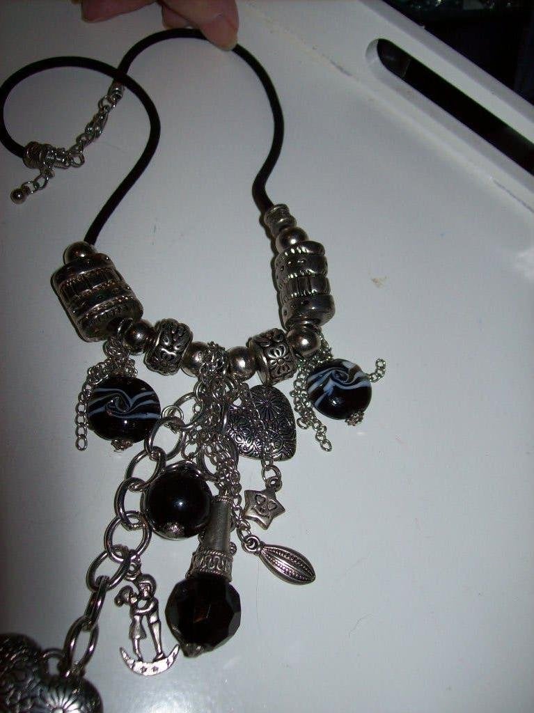 Ketting Fraaie Zilvertint Mooie Zwarte Steen met Kwast, Sieraden, Tassen en Uiterlijk, Kettingen, Overige kleuren, Verzenden, Nieuw