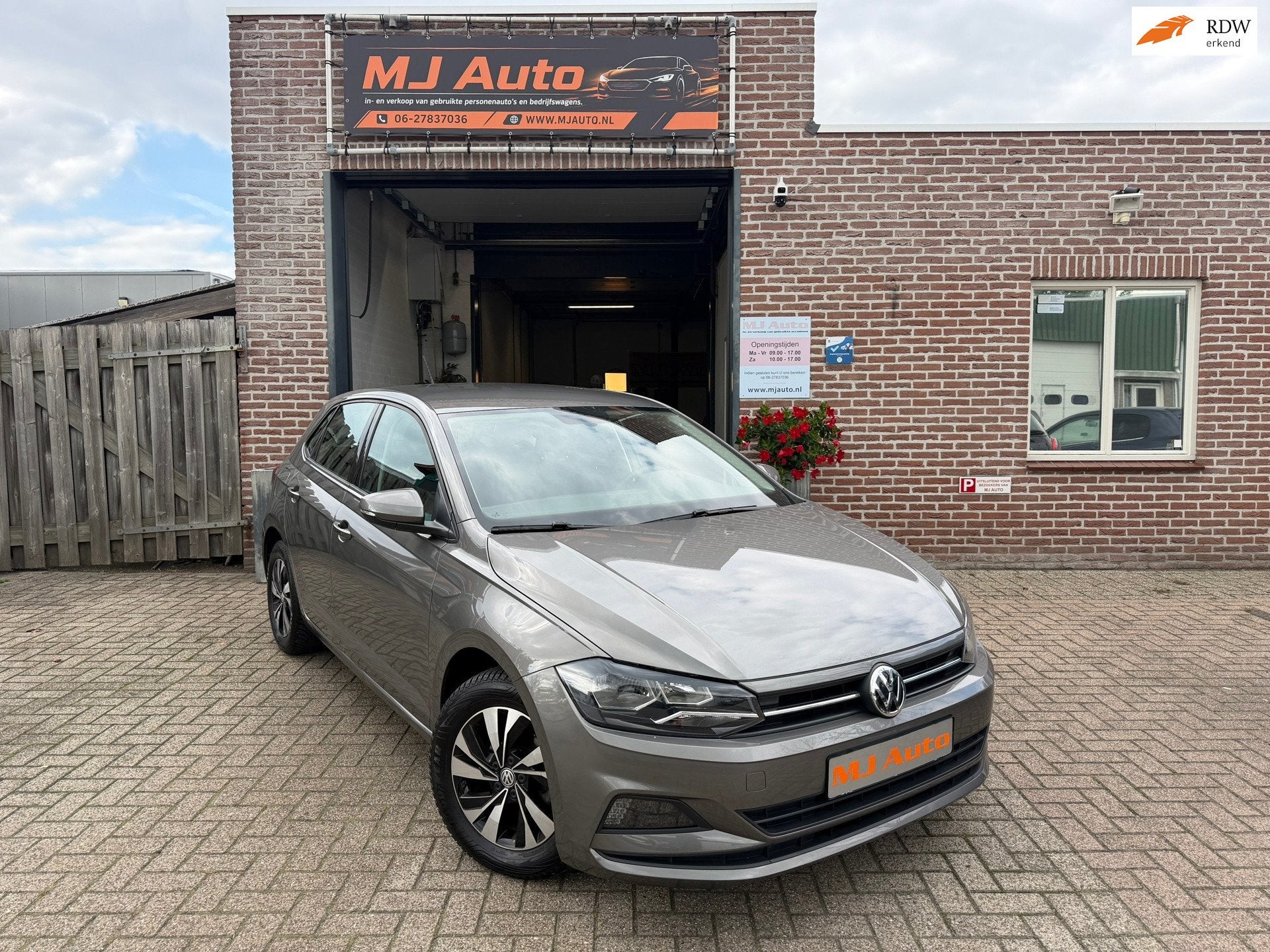 Volkswagen Polo 1.0 Comfortline airco stoelverwarming camera, Stof, Gebruikt, Bedrijf, Handgeschakeld