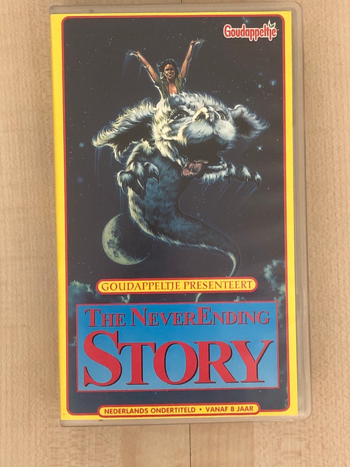 The NeverEnding Story VHS - Gouddappeltje Presenteert, Nederlands ondertiteld, Ophalen of Verzenden, VHS, Gebruikt