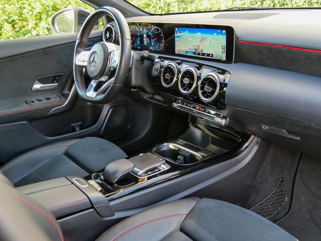 Mercedes-Benz A-Klasse 200 Business Solution AMG | NAVIGATIE, 12 maanden, Automatische klimaatregeling, Gebruikt, 4 cilinders