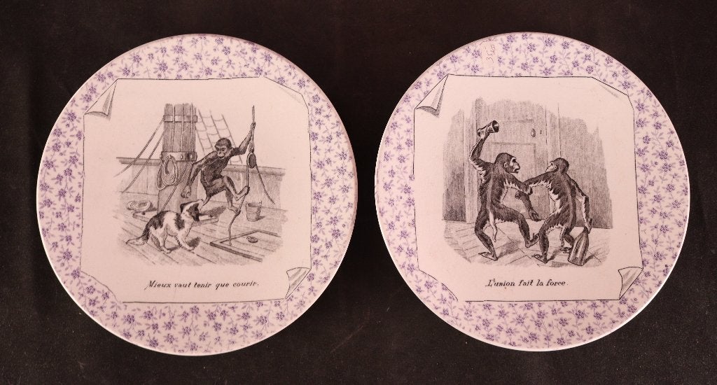 Twee antieke wandborden met apen, Ophalen of Verzenden