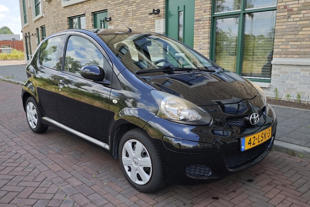 Toyota Aygo 5DRS 2010 Zwart | AIRCO | NAP | 97.000 KM, Voorwielaandrijving, Stof, Zwart, 4 stoelen