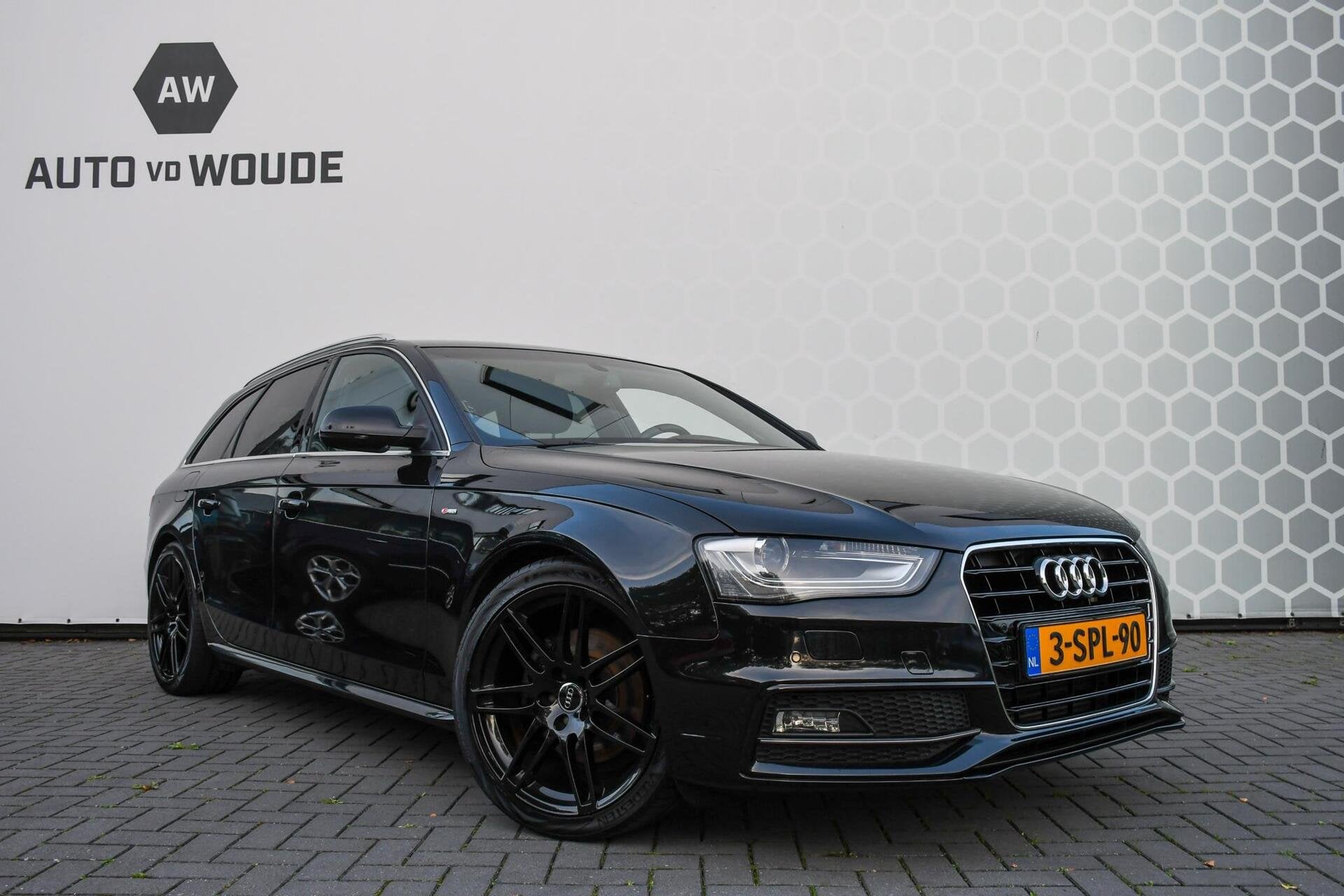 Audi A4 Avant 1.8 TFSI S-Line B&O CarPlay Nieuwe motor, Auto's, Gebruikt, 1505 kg, A4, Zwart