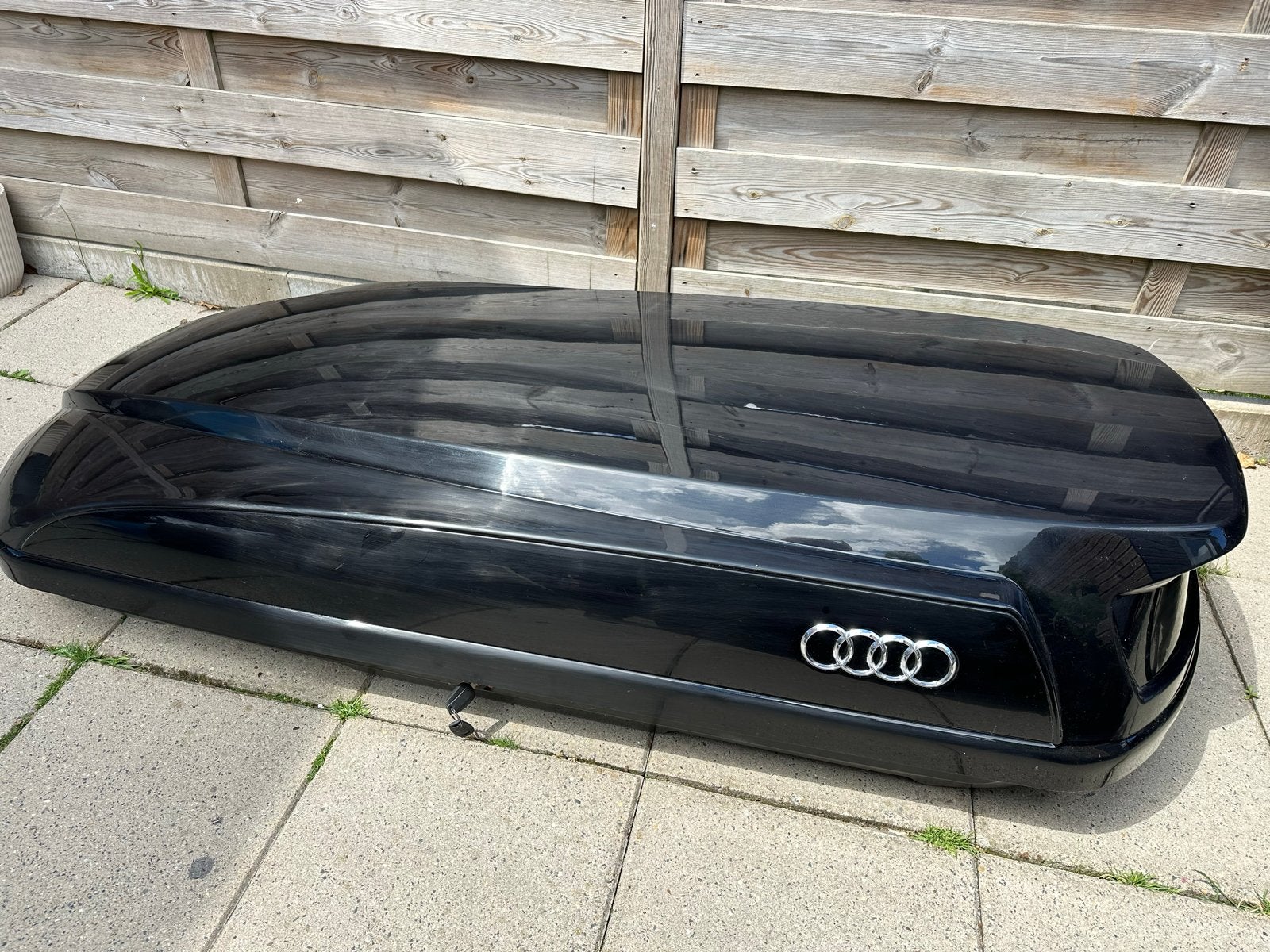 Audi Line 200 Zwarte Glanzende Dakbox (6202-1), Ophalen, Zo goed als nieuw