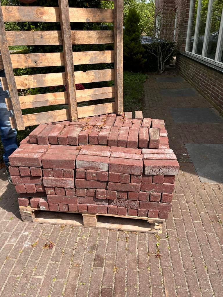 Gratis - Rode Klinkers - Gebruikt maar in goede staat, Doe-het-zelf en Verbouw, Metselstenen, Ophalen, Zo goed als nieuw, Bakstenen