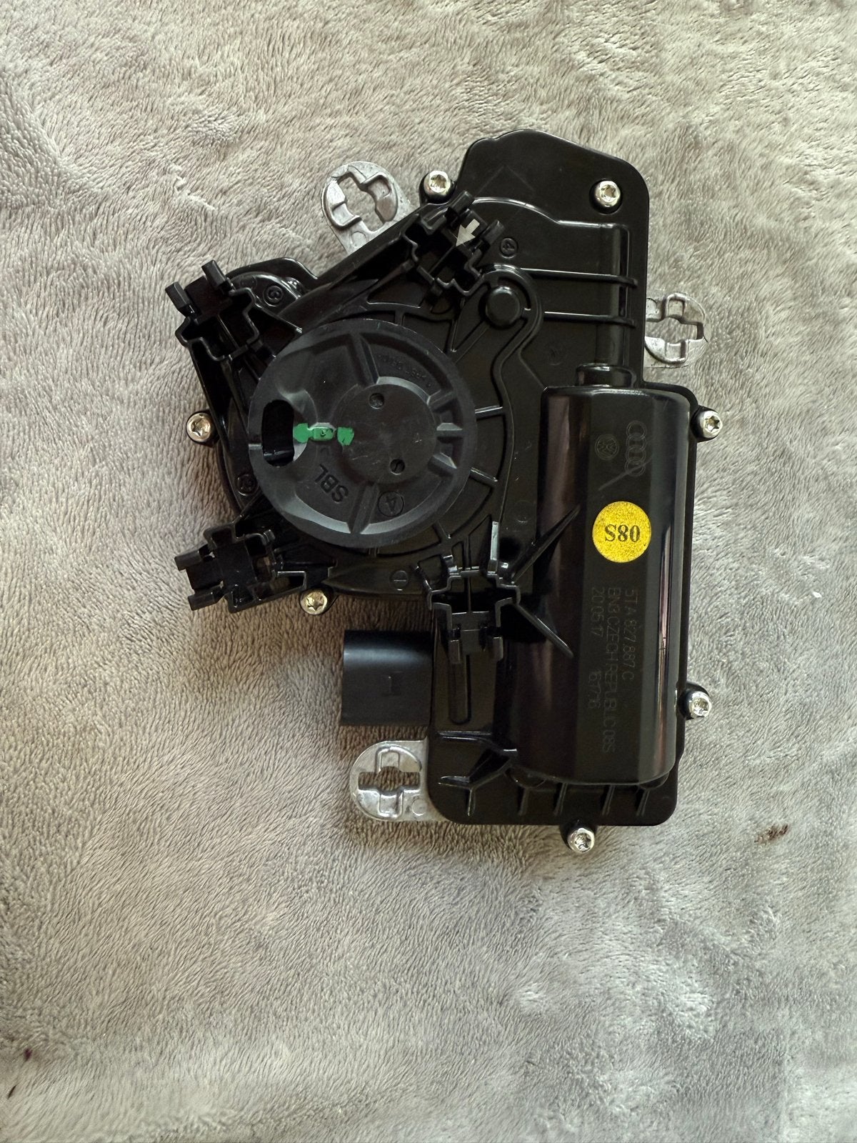 Origineel VAG Achterklepslot 5TA827887C - VW, Audi, Skoda, S, Ophalen of Verzenden, Gebruikt, Volkswagen