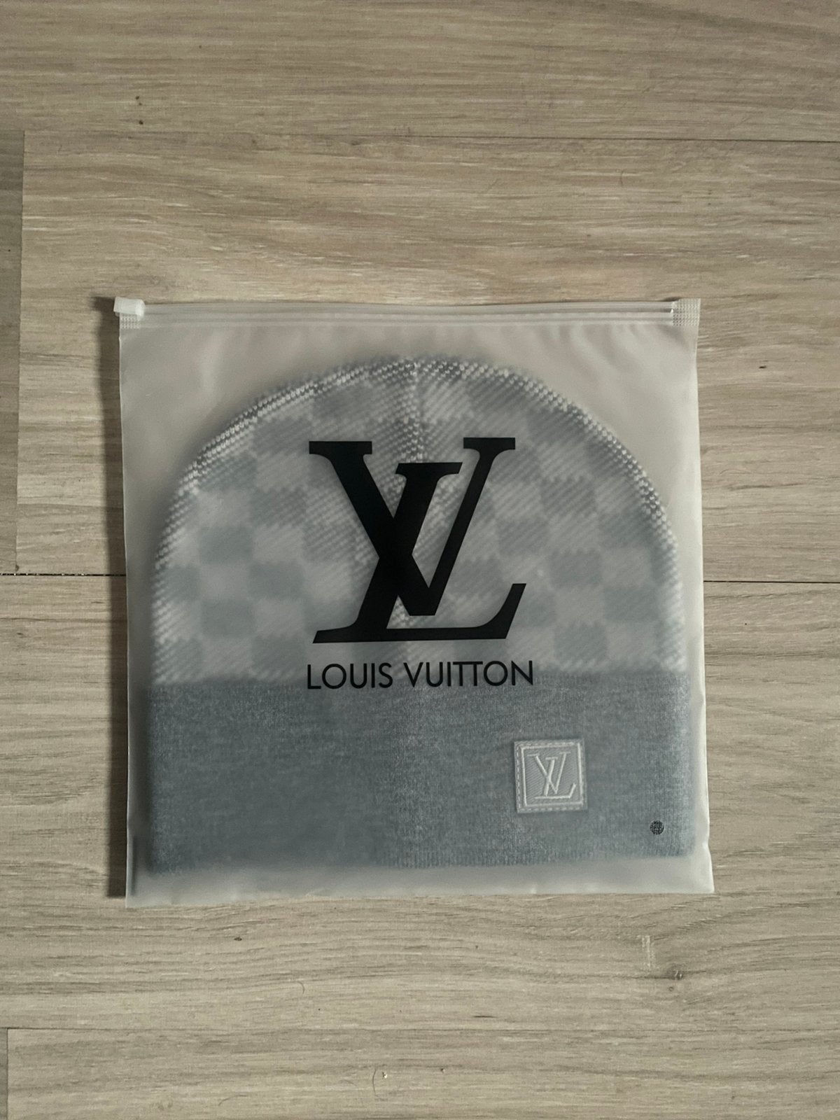 LV - Muts - Grijs, Ophalen of Verzenden, Nieuw, Overige maten, Muts