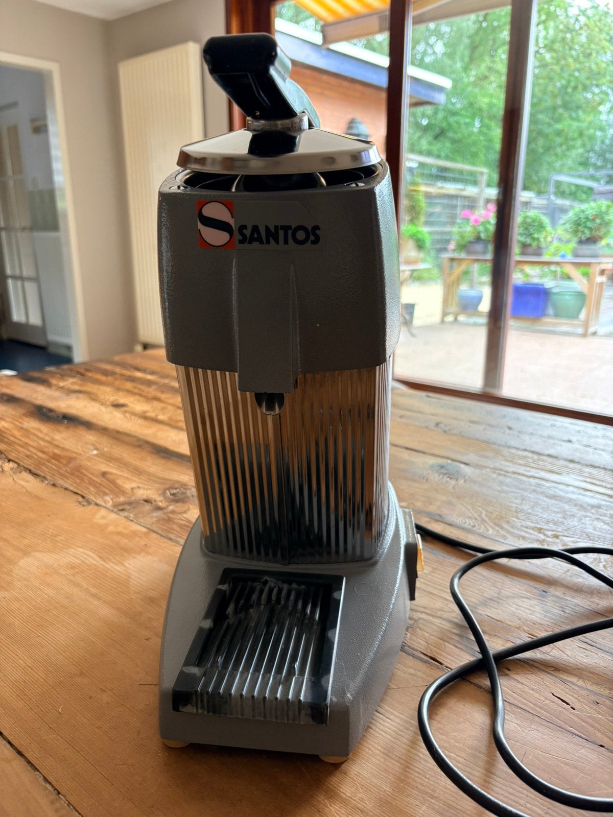 Santos Nr. 10 Sinaasappelpers Horeca Kwaliteit, Ophalen, Zo goed als nieuw, Elektrisch, Citruspers