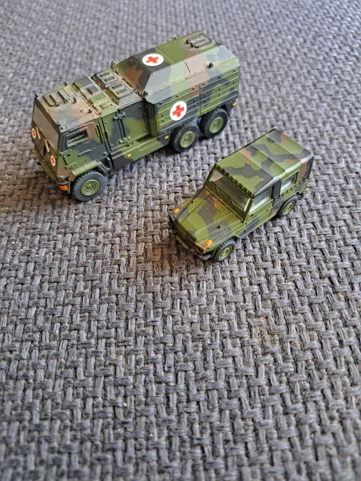 2 x militaire voertuigen, Overige merken, Gebruikt, N.b, Ophalen of Verzenden