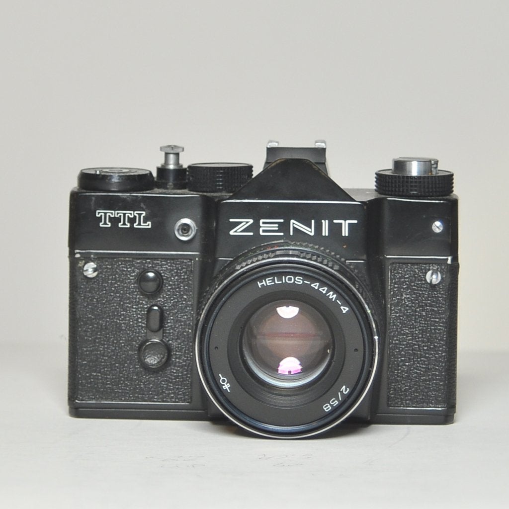 Zenit met Helios lens  44m-4, Audio, Tv en Foto, Fotocamera's Analoog, Ophalen of Verzenden, Gebruikt, Spiegelreflex, Overige Merken