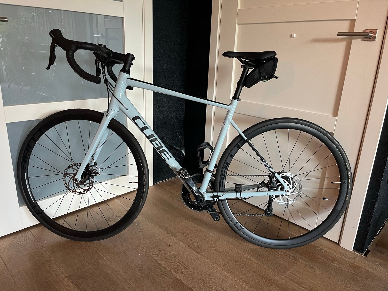 CUBE Attain Pro 2022 racefiets – nauwelijks gebruikt, Fietsen en Brommers, 28 inch, Zo goed als nieuw, 15 tot 20 versnellingen