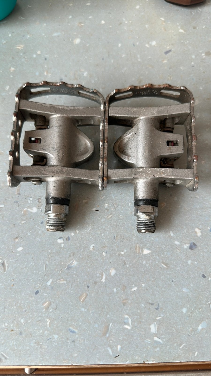 Shimano combi pedalen pd -m324, Fietsen en Brommers, Fietsonderdelen, Crankstel of Pedalen, Gravelbike, Ophalen of Verzenden, Zo goed als nieuw