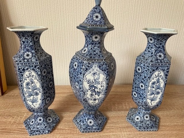 Delfts blauw kaststel – 1 pul en 2 vazen, Ophalen of Verzenden
