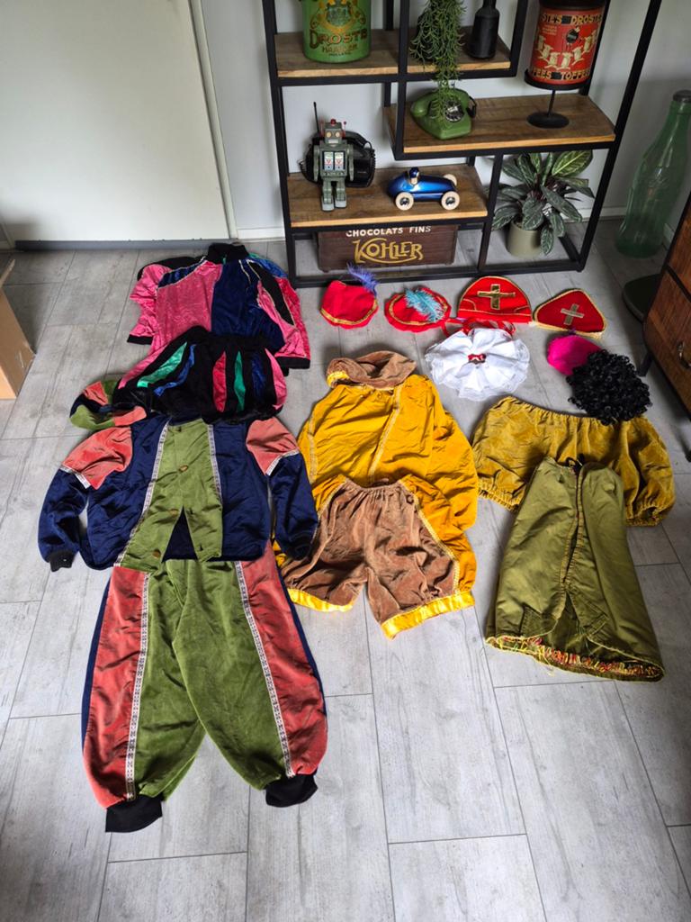 Pieten pakken en diversen sinterklaas verzamelen, Ophalen of Verzenden