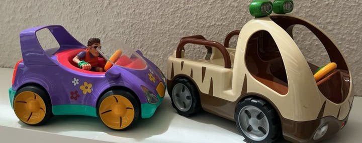 Tolo degelijk speelgoed: raceauto en safari jeep 2004, Ophalen of Verzenden, Gebruikt