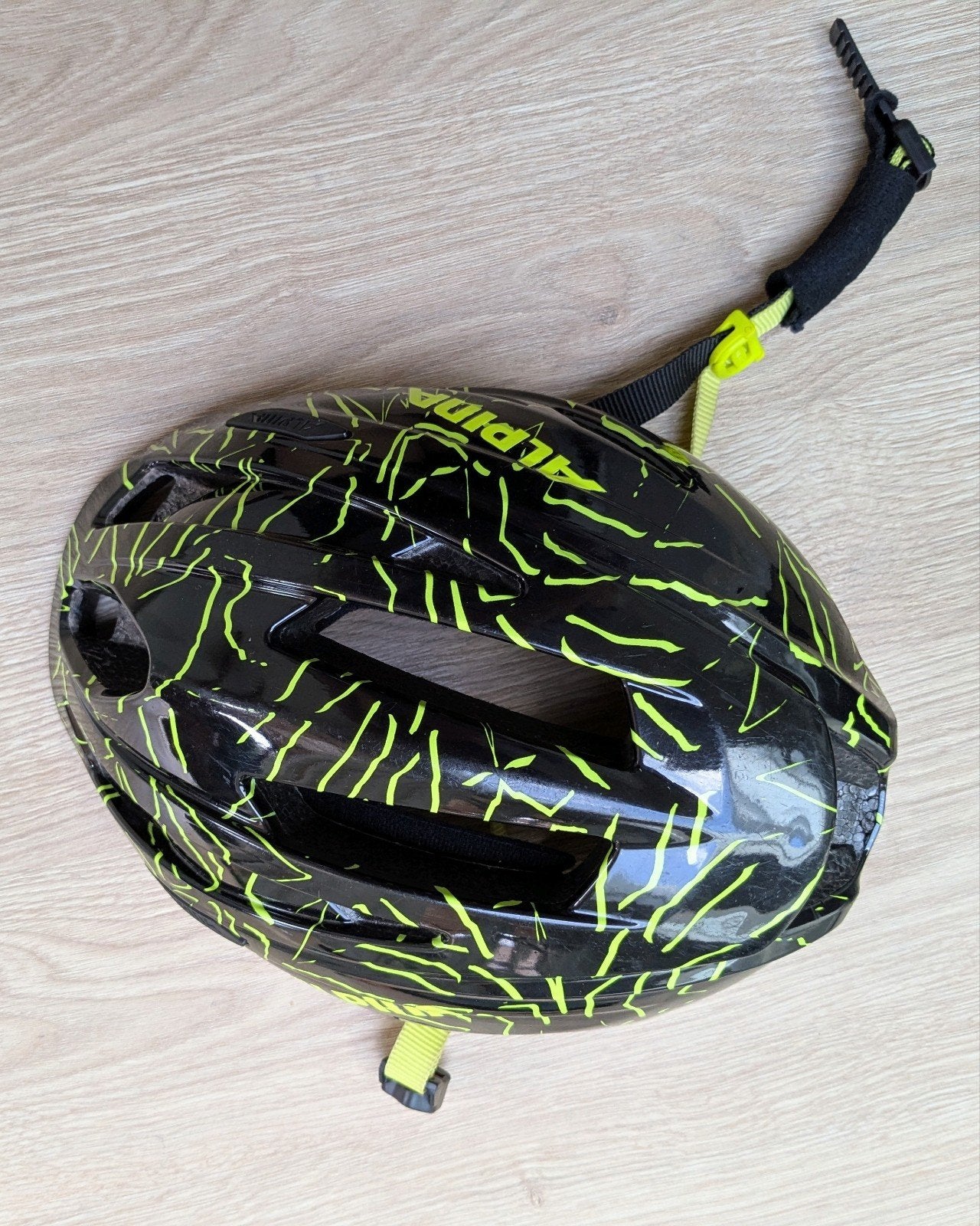 Alpina kinderhelm 50-55cm, Ophalen, Zo goed als nieuw, Jongen of Meisje, Alpina